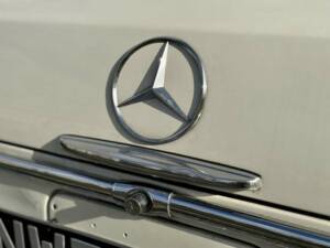 Image 10/50 of Mercedes-Benz 220 SE b (1963)
