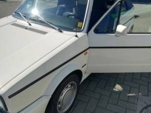 Bild 2/4 von Volkswagen Golf I Cabrio GLi 1.8 (1992)