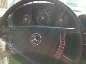 Image 16/18 of Mercedes-Benz 350 SL (1971)