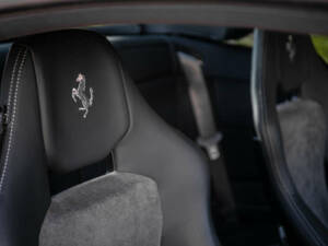 Image 18/44 de Ferrari California (2011)