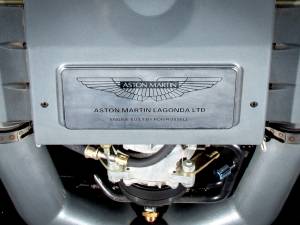 Image 26/29 of Aston Martin V8 Vantage V550 (1995)