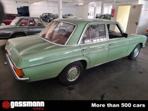 Image 5/15 de Mercedes-Benz 240 D (1974)