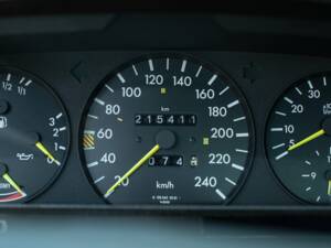 Image 44/50 de Mercedes-Benz 380 SEC (1982)