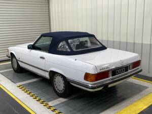 Immagine 5/11 di Mercedes-Benz 420 SL (1987)