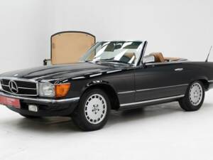 Image 1/15 of Mercedes-Benz 380 SL (1985)