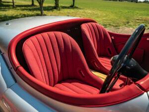 Image 38/50 of Jaguar XK 120 OTS (1951)