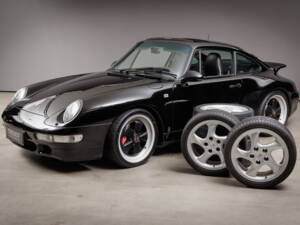 Imagen 39/40 de Porsche 911 Carrera 4S (1998)