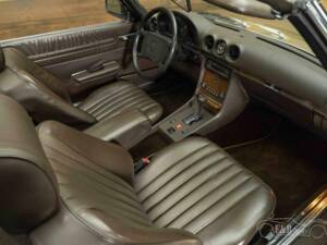 Bild 17/19 von Mercedes-Benz 560 SL (1988)