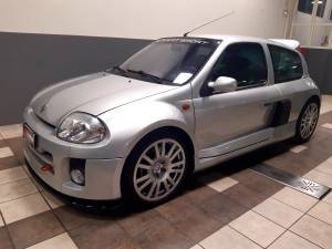 Image 3/15 of Renault Clio II V6 (2001)