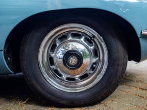 Bild 45/50 von Jaguar E-Type (2+2) (1969)