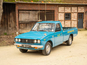 Image 2/81 of Toyota Hilux (1975)
