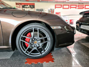 Imagen 5/21 de Porsche 911 Carrera 4S (2010)