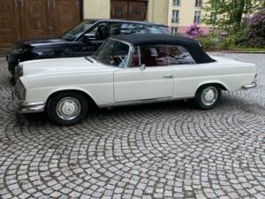 Bild 15/77 von Mercedes-Benz 250 SE (1966)