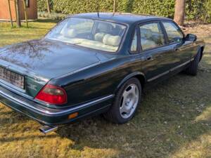 Image 7/64 of Jaguar XJR 4.0 Supercharged (1995)