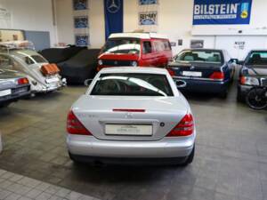 Image 15/40 of Mercedes-Benz SLK 230 Kompressor (1999)