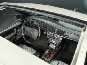 Image 17/30 of Mercedes-Benz 190 E 2.3-16 (1984)