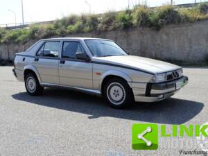 Afbeelding 8/10 van Alfa Romeo 75 1.8 Turbo (1988)