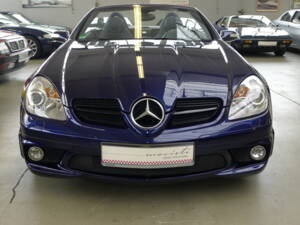 Image 26/45 of Mercedes-Benz SLK 55 AMG (2005)