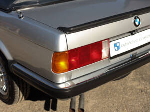 Image 70/120 of BMW 323i Baur TC (1984)