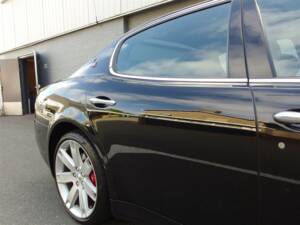 Bild 25/98 von Maserati Quattroporte S 4.7 (2010)