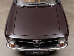 Immagine 3/35 di Alfa Romeo Giulia GT 1300 Junior (1973)