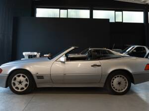 Imagen 4/14 de Mercedes-Benz 300 SL-24 (1991)