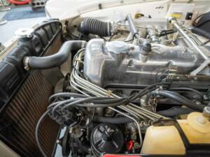 Image 13/37 of Mercedes-Benz 250 SE (1966)