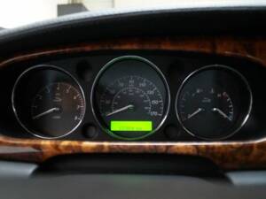 Image 46/50 of Jaguar XJ 8 4.2 (2007)