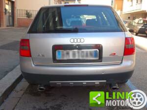 Bild 4/10 von Audi A4 Avant 2.5 TDI (2000)