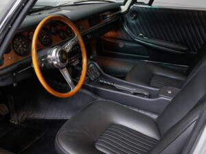 Image 24/32 of ISO Grifo GL 350 (1968)