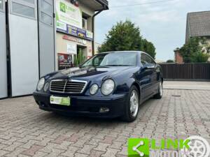 Immagine 1/10 di Mercedes-Benz CLK 200 Kompressor (2000)