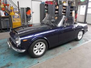 Image 25/50 of Datsun Fairlady 2000 (1968)