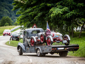 Image 2/8 of Chevrolet COE Truck (1942)