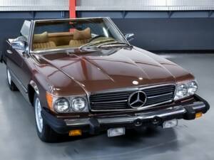 Image 5/7 of Mercedes-Benz 450 SL (1977)