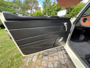 Image 24/30 of Triumph TR 6 PI (1970)
