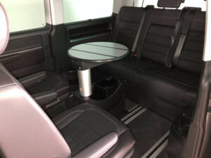 Bild 3/32 von Volkswagen T6.1 Multivan 2.0 TDI 4Motion (2023)