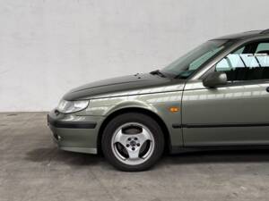 Image 12/103 of Saab 9-5 3.0t SportCombi (1999)