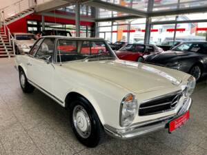 Image 4/20 of Mercedes-Benz 250 SL (1967)