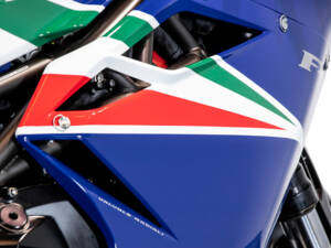 Image 10/34 of MV Agusta DUMMY (2011)