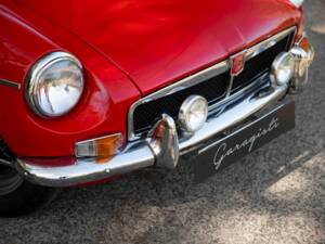 Image 6/77 of MG MGB GT (1972)