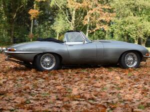 Imagen 11/30 de Jaguar E-Type 4.2 (1966)