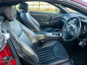 Image 8/10 of Mercedes-Benz SL 300 (2010)