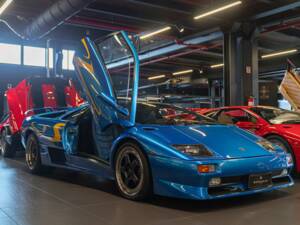 Image 2/36 of Lamborghini Diablo SV (1998)