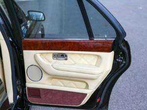 Image 41/50 of Bentley Arnage T (2002)