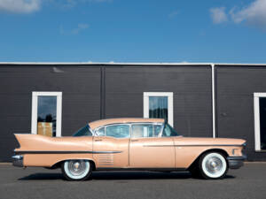 Image 4/141 of Cadillac 62 Sedan DeVille (1958)