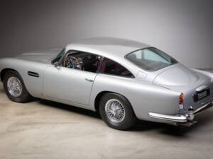 Image 6/20 of Aston Martin DB 5 (1965)