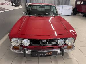Image 3/16 de Alfa Romeo 2000 GT Veloce (1973)