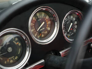 Image 6/20 of Alfa Romeo Giulia 1600 Spider (1964)