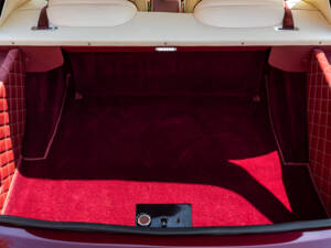 Image 32/34 of Jensen Interceptor MK III (1972)