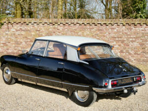 Image 15/50 de Citroën DS 19 (1963)